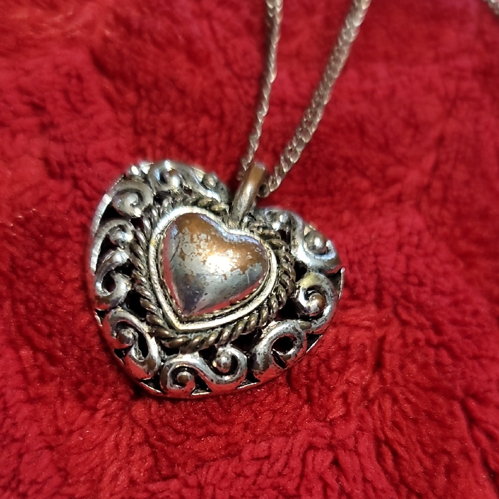 Elegant Silver Coloured Heart Pendant Necklace